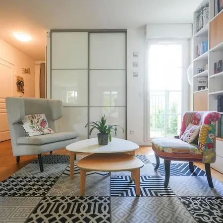 Charming House In アパート リュエイユ＝マルメゾン